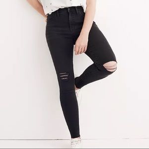 Madewell 9” black skinny with ripped knees